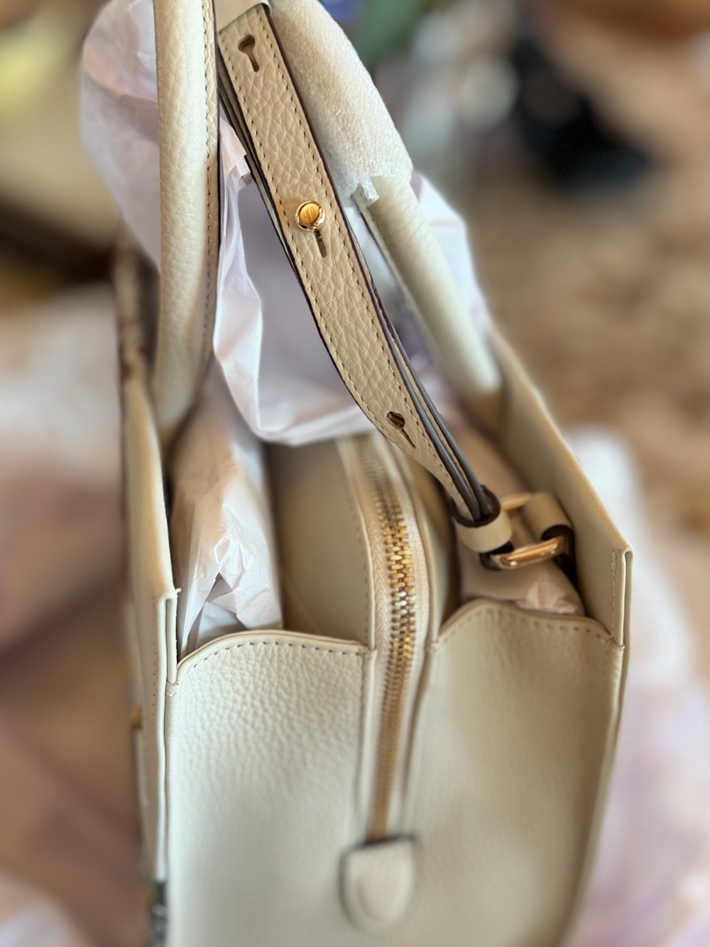 Radley London Autumn Leaves Leather Whimsical Autumn Scene Leather bag. - Picture 3 of 11